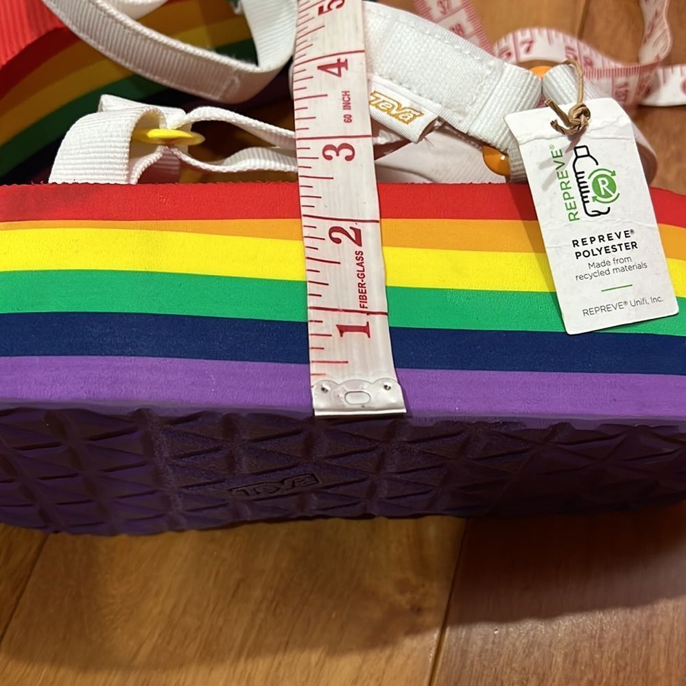 Nwt Teva Flatform Universal Rainbow Pride Size 8 - image 5